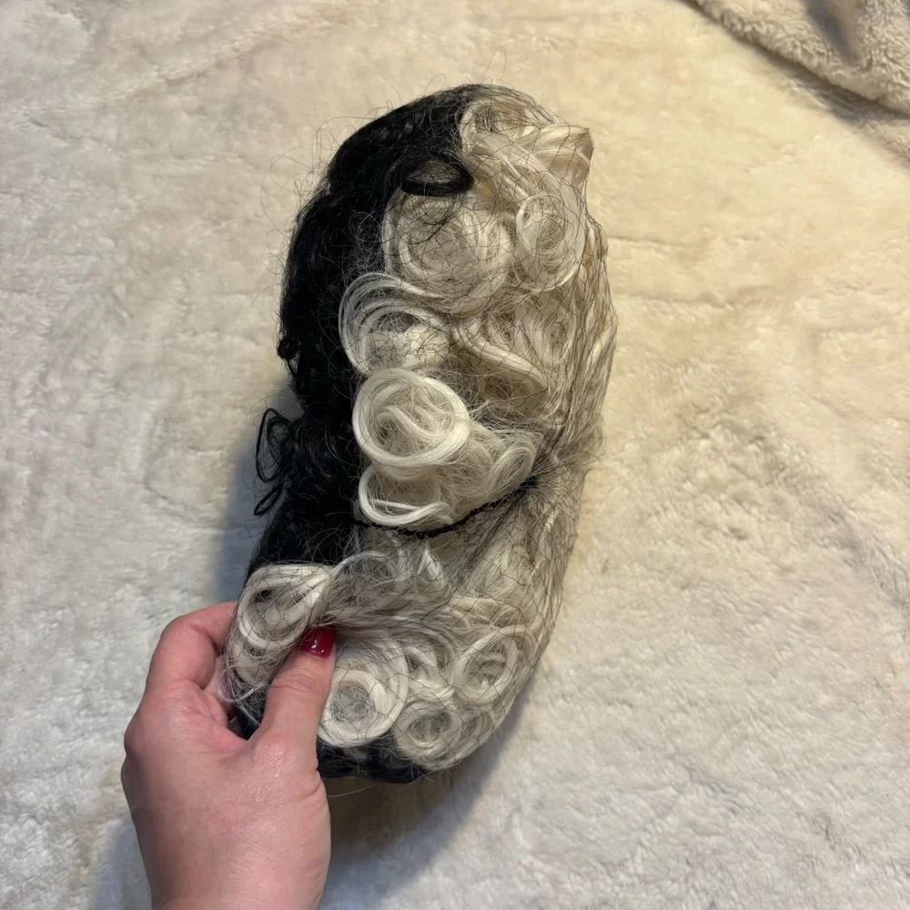 NEW Wig Two-Tone Black & White Curly Hairpiece Cosplay Cruella Women Hair